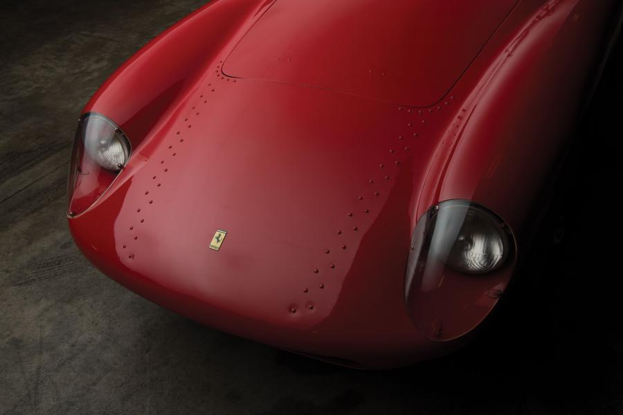 Детали экстерьера Ferrari 500/735 Mondial Spyder (0448MD) 1954 года  (фото 5 из 21)